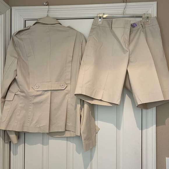 Cream Blazer Short Set - Picture 6 of 6